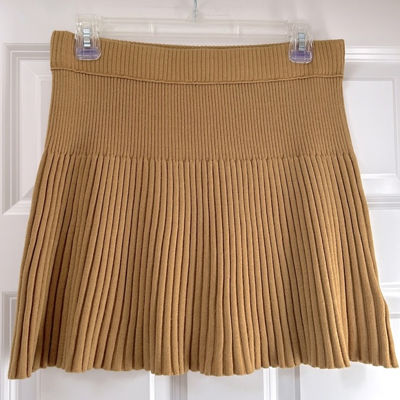 AERIE Take Charge Skirt NWT size M polyester/ nylon/acrylic/wool sweater skirt - Picture 2 of 5